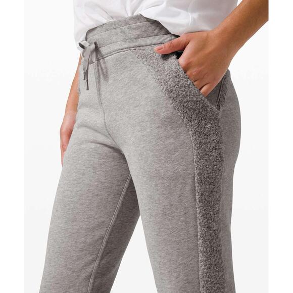 NEW Lululemon Scuba Jogger Sherpa Stripe Heather Grey Gray Joggers Pants Size 10 - Picture 3 of 14